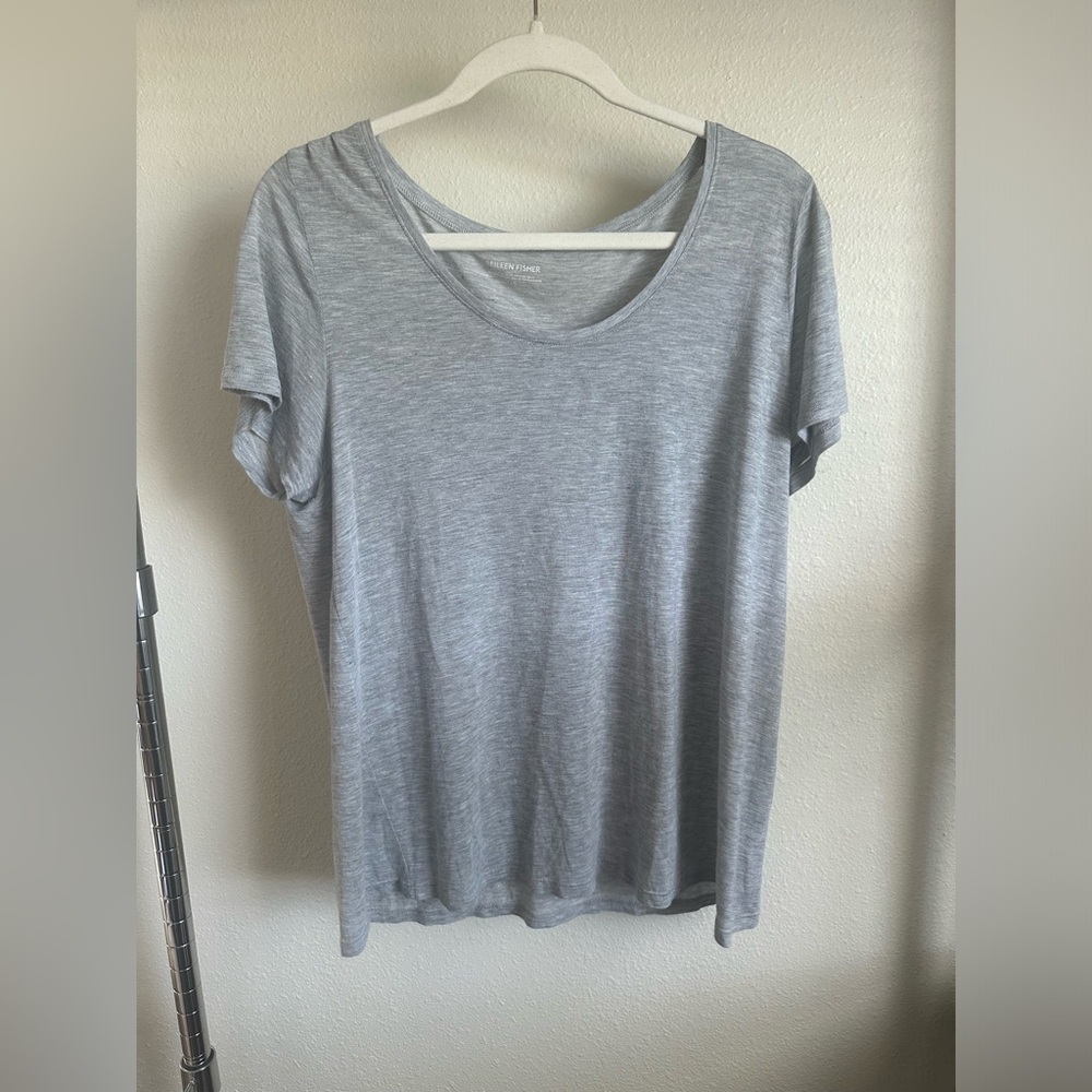EILEEN FISHER Gray Short sleeve T-shirt.